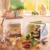 Zestawy Terra by Battat ŚWIAT ROBALI i ŚWIAT PSÓW I KOTÓW – figurki zwierząt z tematycznymi akcesoriami w wiadrach