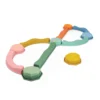 Muzyczna ścieżka sensoryczna Balance & Groove Set SOFT COLORS – rozgałęziona trasa z pofalowanych belek i kamieni sensorycznych.